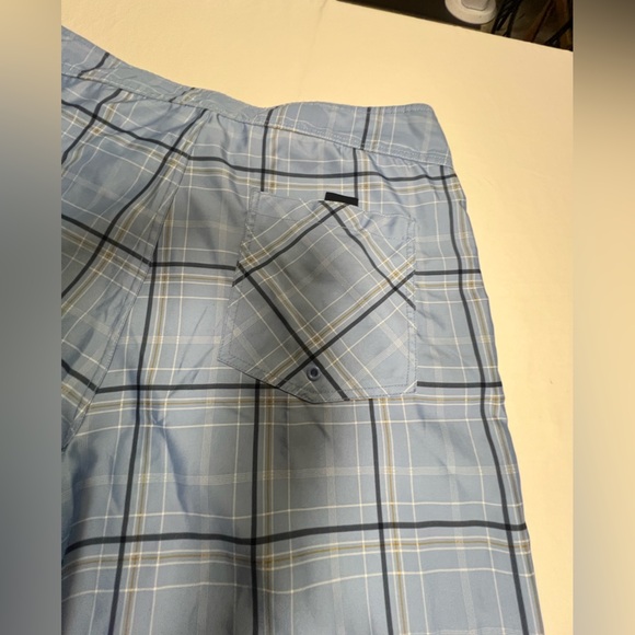 NAUTICA MENS BLUE PLAID SIZE 38 WAIST BERMUDA SHORTS   LIKE NEW - Picture 2 of 13
